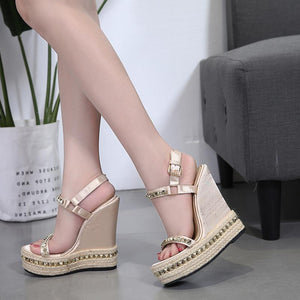 Fashion Temperament Wedge Heel Rivet Women Sandals