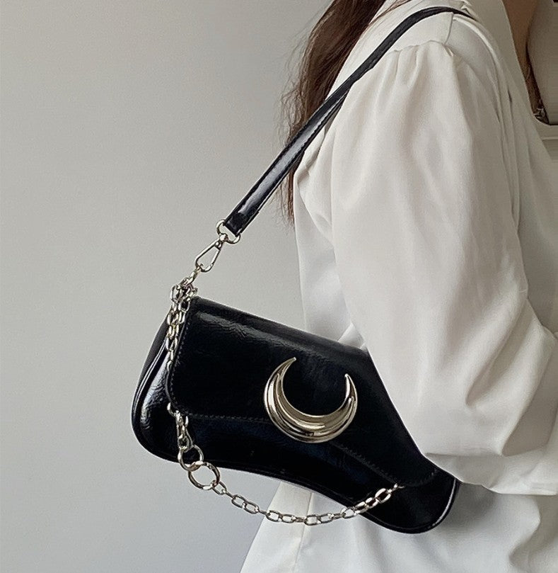 Moon Twist Lock Shoulder Bag Black Underarm Bag